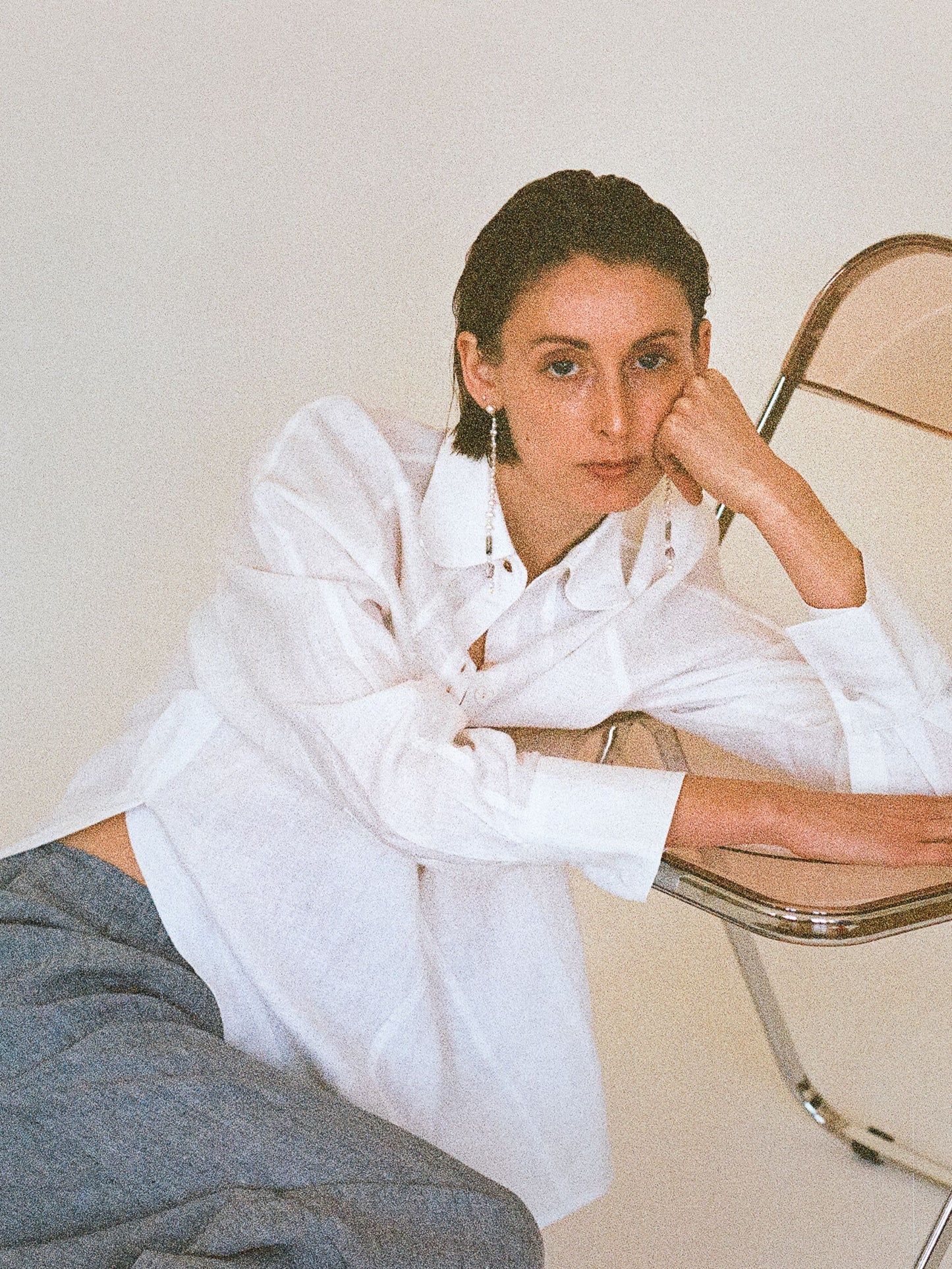 Atelier Magata Ivory white linen shirt with side slit and pearl earrings